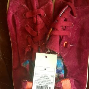 Cat & Jack girls maroon faux suede sneakers